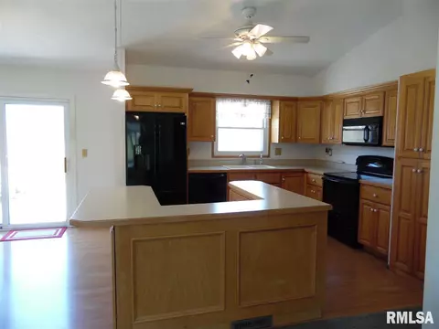 9228 S Jt Ct, Mapleton, IL 61547 photo 3