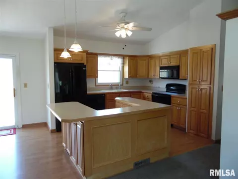 9228 S Jt Ct, Mapleton, IL 61547 photo 8