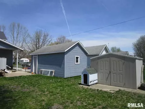 860 E Locust St, Canton, IL 61520 photo 24