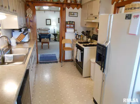 1030 Emily Rd, Sciota, IL 61475 photo 6