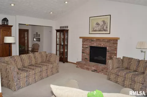 10212 W Lake Camelot Dr, Mapleton, IL 61547 photo 4