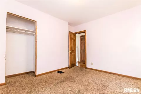 209 E Thrush Ave, Peoria, IL 61603 photo 22