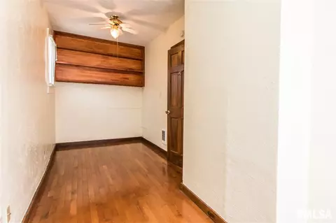 209 E Thrush Ave, Peoria, IL 61603 photo 30