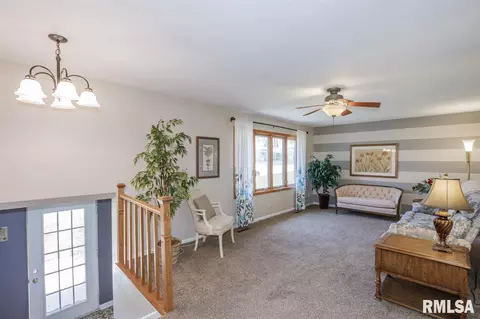 1069 Johnson St, Morton, IL 61550 photo 7