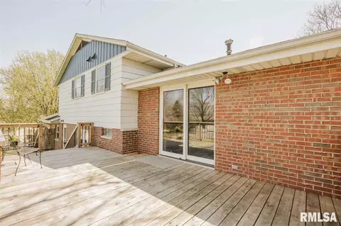 1069 Johnson St, Morton, IL 61550 photo 4
