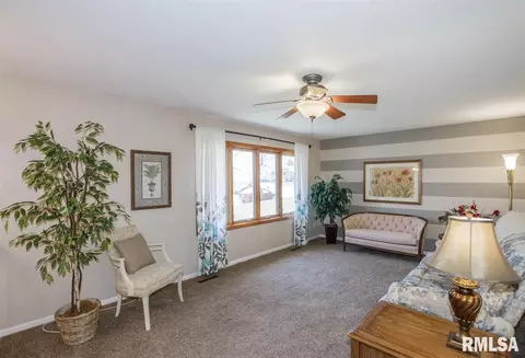 1069 Johnson St, Morton, IL 61550 photo 5