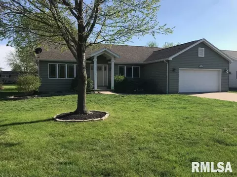 1207 Rebecca Ln, Macomb, IL 61455 photo 1