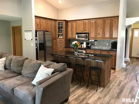 1207 Rebecca Ln, Macomb, IL 61455 photo 6