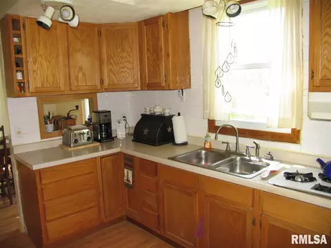 205 Silver St, Bradford, IL 61421 photo 8