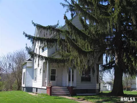 205 Silver St, Bradford, IL 61421 photo 2