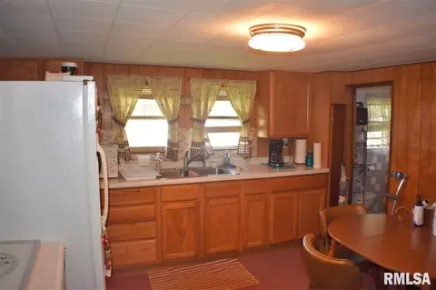 1021 E Olive, Canton, IL 61520 photo 8