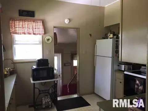 335 W Chase, Macomb, IL 61455 photo 9