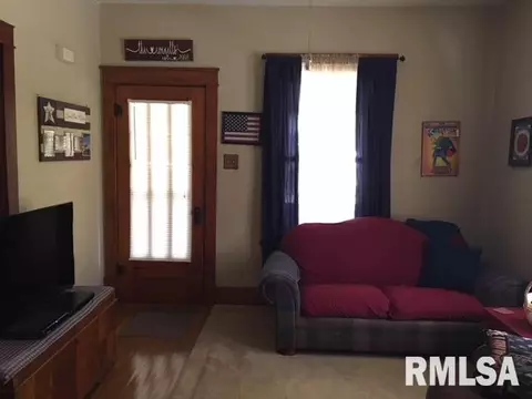 335 W Chase, Macomb, IL 61455 photo 5