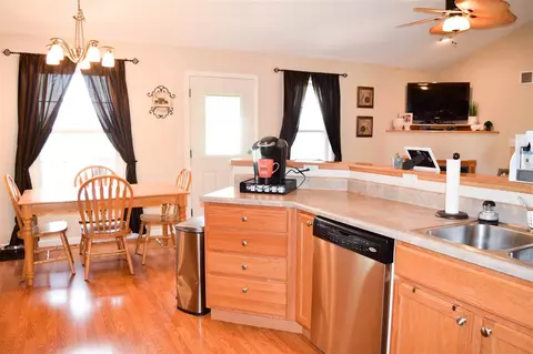 2104 Easter Ave, Pekin, IL 61554 photo 11