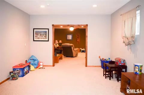2104 Easter Ave, Pekin, IL 61554 photo 31