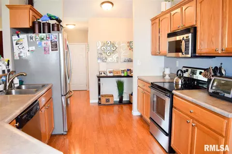 2104 Easter Ave, Pekin, IL 61554 photo 9