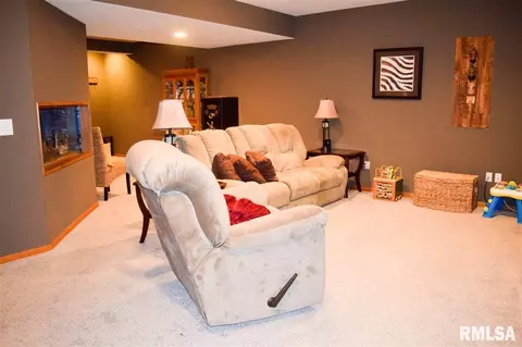 2104 Easter Ave, Pekin, IL 61554 photo 27