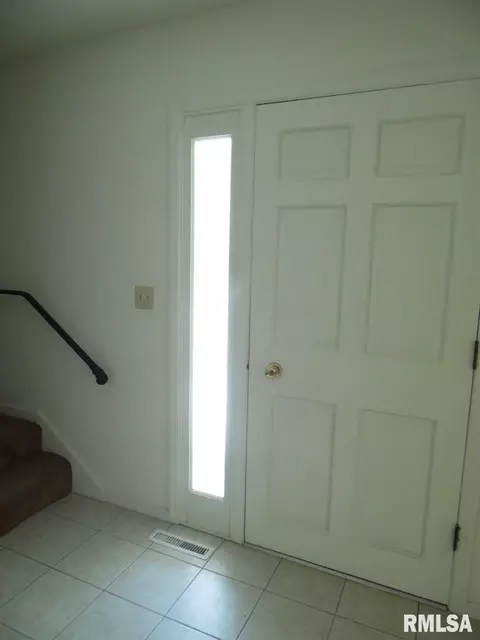 109 Jana Rd, Macomb, IL 61455 photo 13