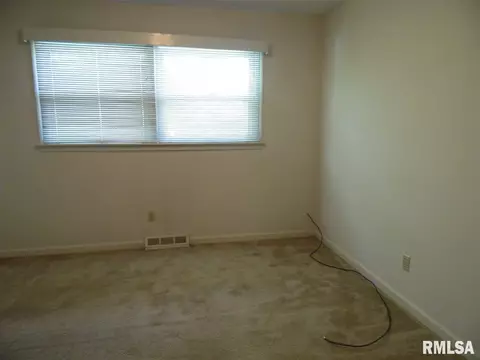 109 Jana Rd, Macomb, IL 61455 photo 14