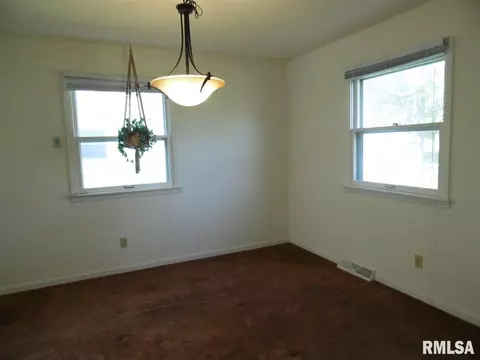 109 Jana Rd, Macomb, IL 61455 photo 7