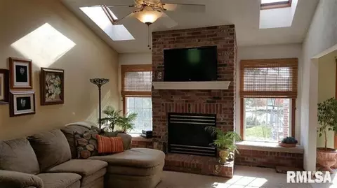 15753 E Pawnee St, Cuba, IL 61427 photo 7