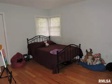 1303 Campusview, Macomb, IL 61455 photo 8