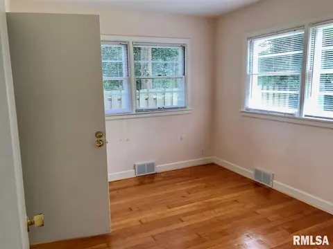 1303 Campusview, Macomb, IL 61455 photo 20