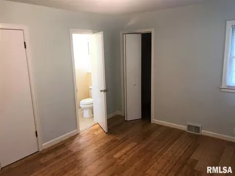 1303 Campusview, Macomb, IL 61455 photo 15