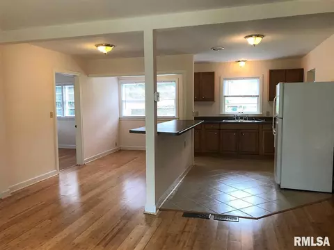 1303 Campusview, Macomb, IL 61455 photo 11