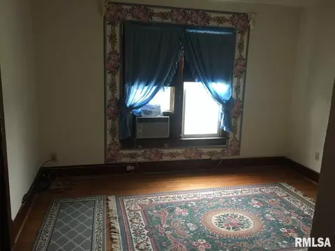 650 Custer, Canton, IL 61520 photo 12