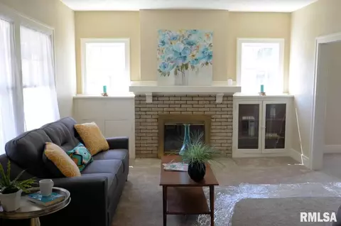 719 E Thrush Ave, Peoria, IL 61603 photo 5