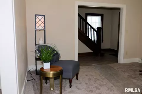 719 E Thrush Ave, Peoria, IL 61603 photo 6