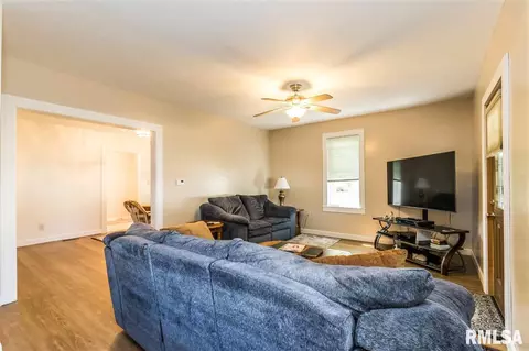 203 N Rolla St, Eureka, IL 61530 photo 6