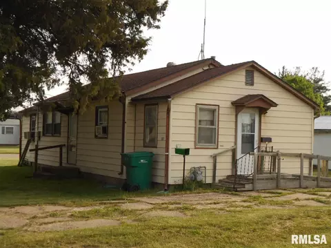 1301 Maple Ave, Macomb, IL 61455 photo 3