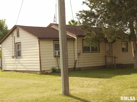 1301 Maple Ave, Macomb, IL 61455 photo 4