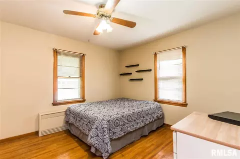 131 E Main St, Cuba, IL 61427 photo 16