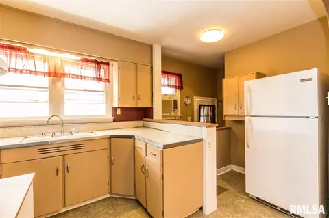 131 E Main St, Cuba, IL 61427 photo 23