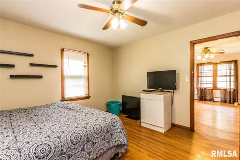 131 E Main St, Cuba, IL 61427 photo 17