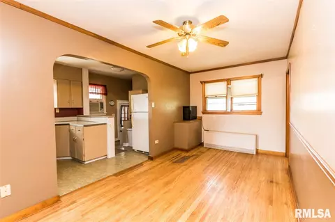 131 E Main St, Cuba, IL 61427 photo 10