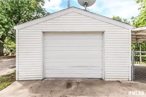 131 E Main St, Cuba, IL 61427 photo 4