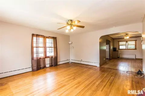 131 E Main St, Cuba, IL 61427 photo 5