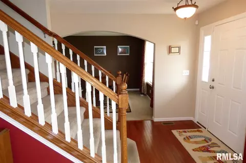 1535 W Meadowview Dr, Dunlap, IL 61525 photo 3
