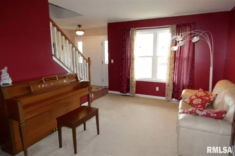 1535 W Meadowview Dr, Dunlap, IL 61525 photo 5