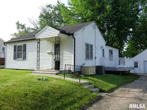 508 Jackson St, Washington, IL 61571 photo 2