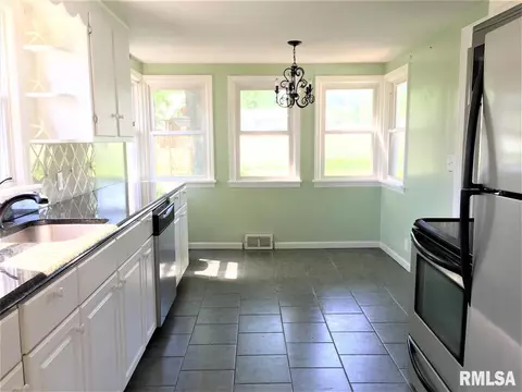320 Edgewood St, Morton, IL 61550 photo 8