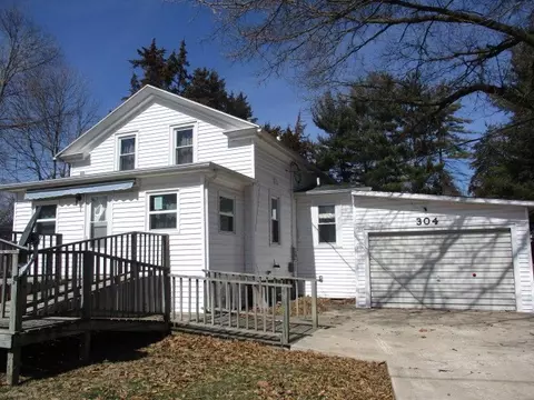 304 E Clinton St, Avon, IL 61415 photo 4