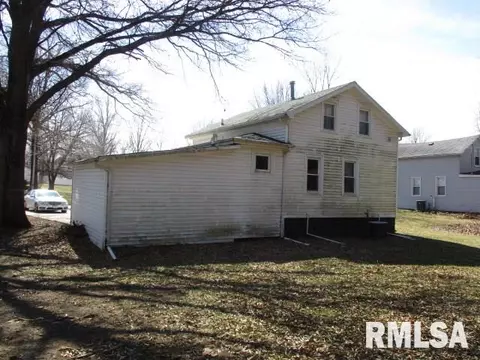 304 E Clinton St, Avon, IL 61415 photo 12