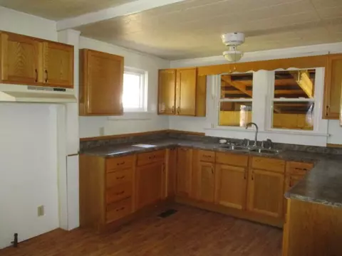 304 E Clinton St, Avon, IL 61415 photo 9