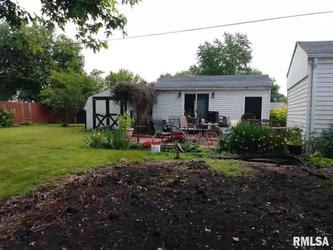 521 E Pne, Canton, IL 61520 photo 11