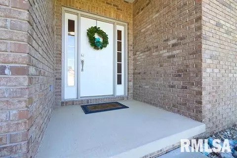 403 Cottingham Ln, Germantown Hills, IL 61548 photo 4